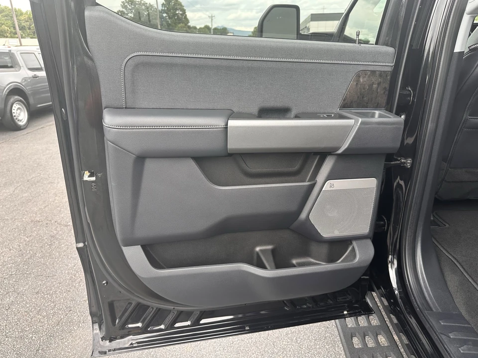 2026 Ford Super Duty 5th Gen - Image 11 of 31