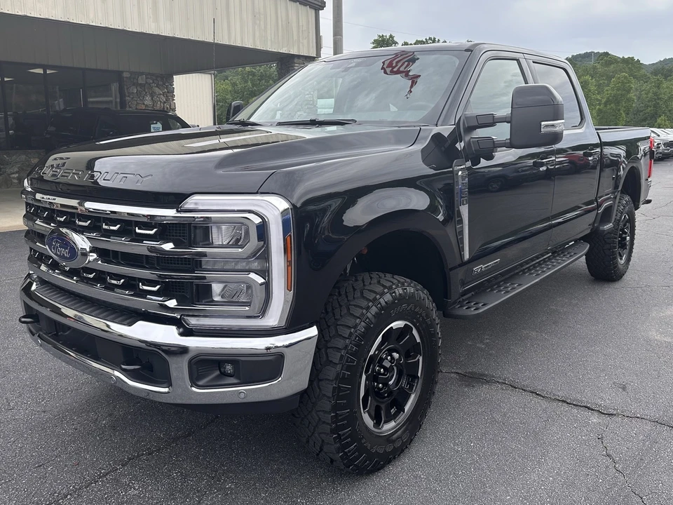 2026 Ford Super Duty 5th Gen - Image 2 of 31