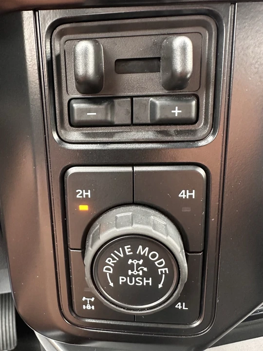 2026 Ford Super Duty 5th Gen - Image 23 of 31