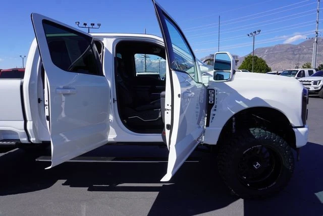 2026 Ford Super Duty 5th Gen - Image 29 of 31