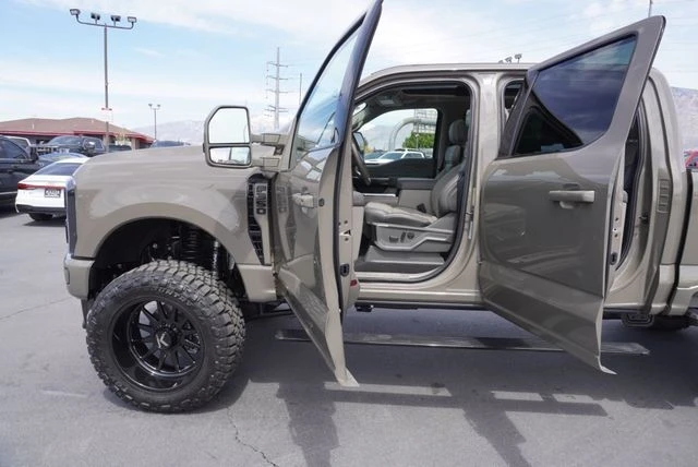 2026 Ford Super Duty 5th Gen - Image 22 of 31