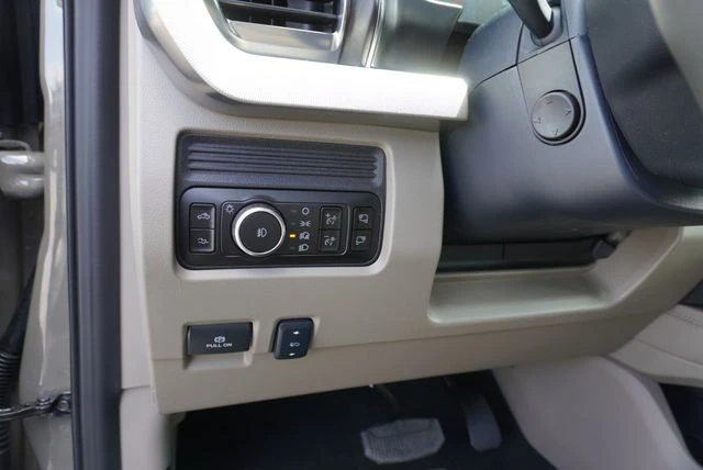 2026 Ford Super Duty 5th Gen - Image 29 of 31