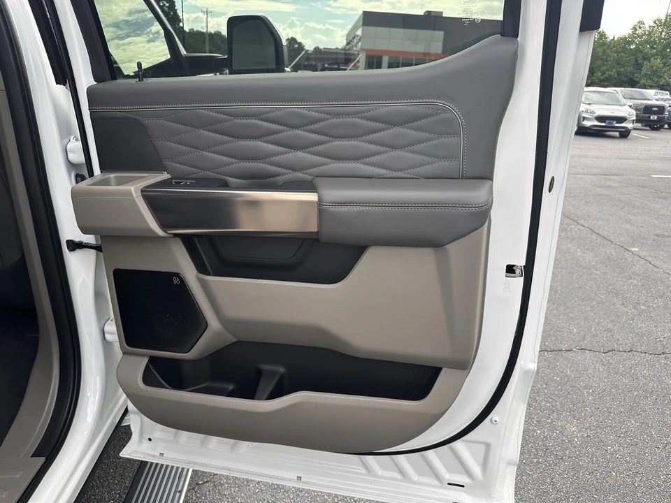 2026 Ford Super Duty 5th Gen - Image 18 of 31