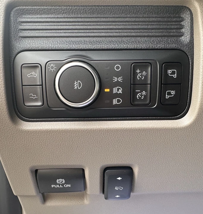 2026 Ford Super Duty 5th Gen - Image 21 of 31