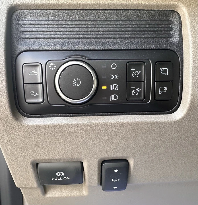 2026 Ford Super Duty 5th Gen - Image 22 of 31