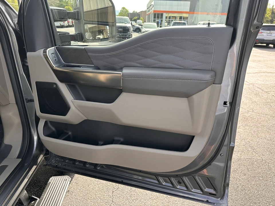 2026 Ford Super Duty 5th Gen - Image 15 of 31