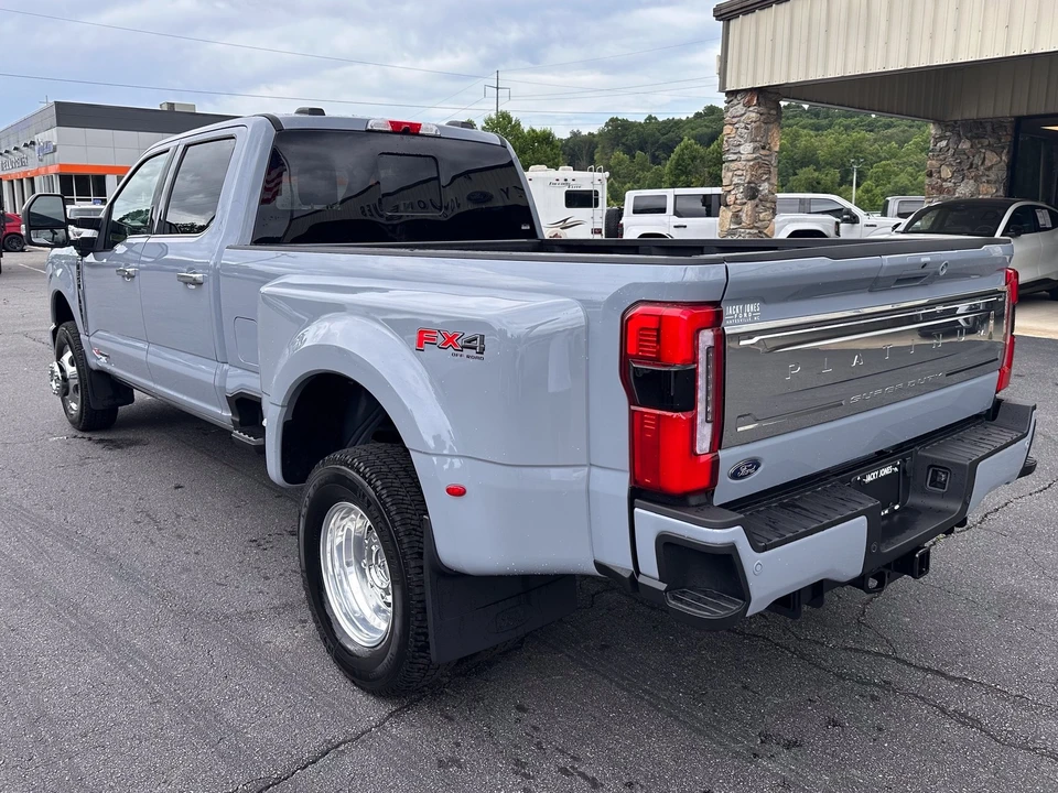 2026 Ford Super Duty 5th Gen - Image 8 of 31