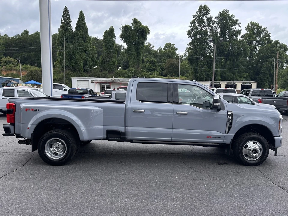 2026 Ford Super Duty 5th Gen - Image 5 of 31
