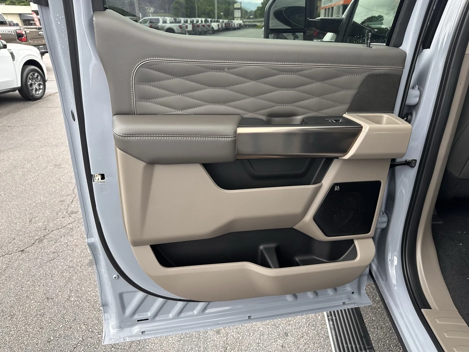 2026 Ford Super Duty 5th Gen - Image 13 of 31