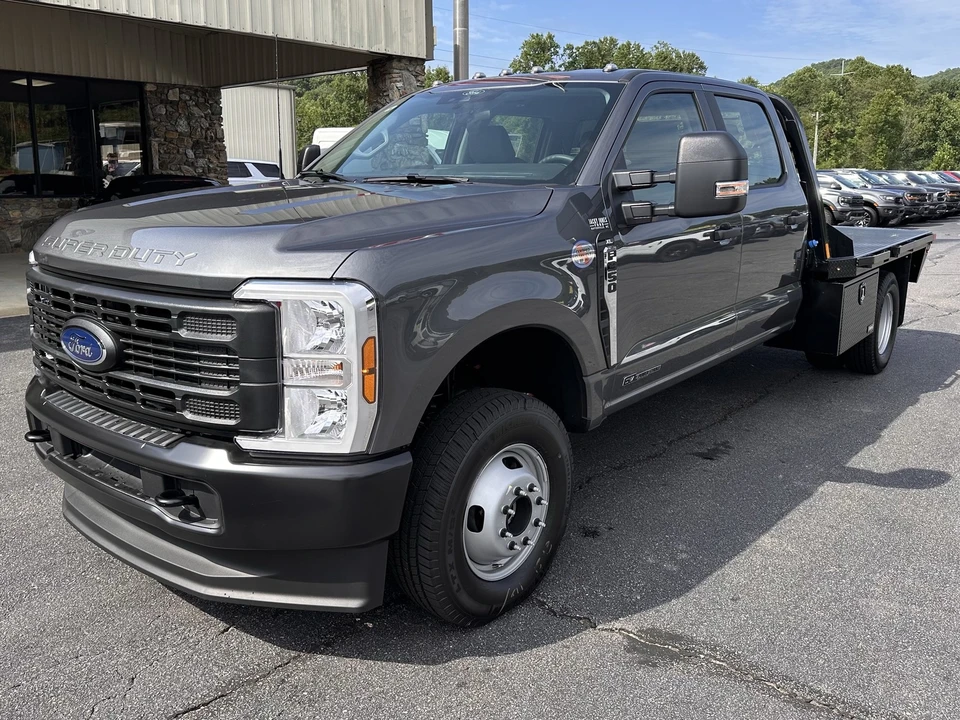 2026 Ford Super Duty 5th Gen - Image 2 of 26