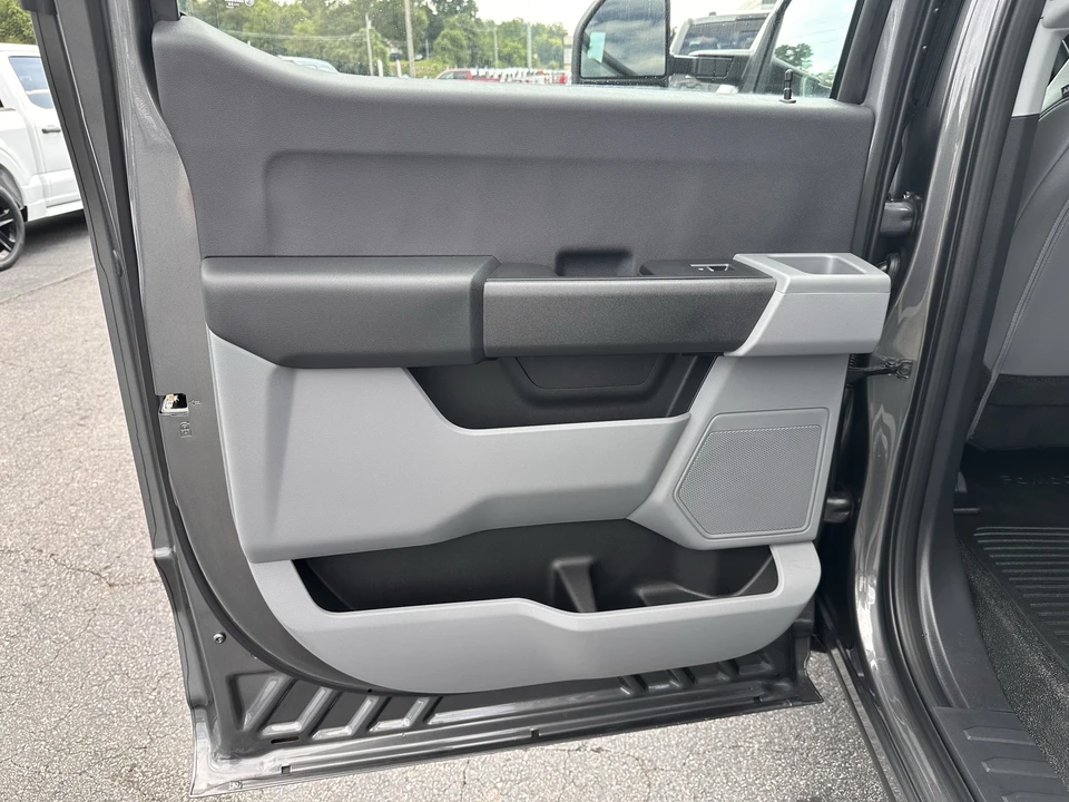 2026 Ford Super Duty 5th Gen - Image 9 of 26