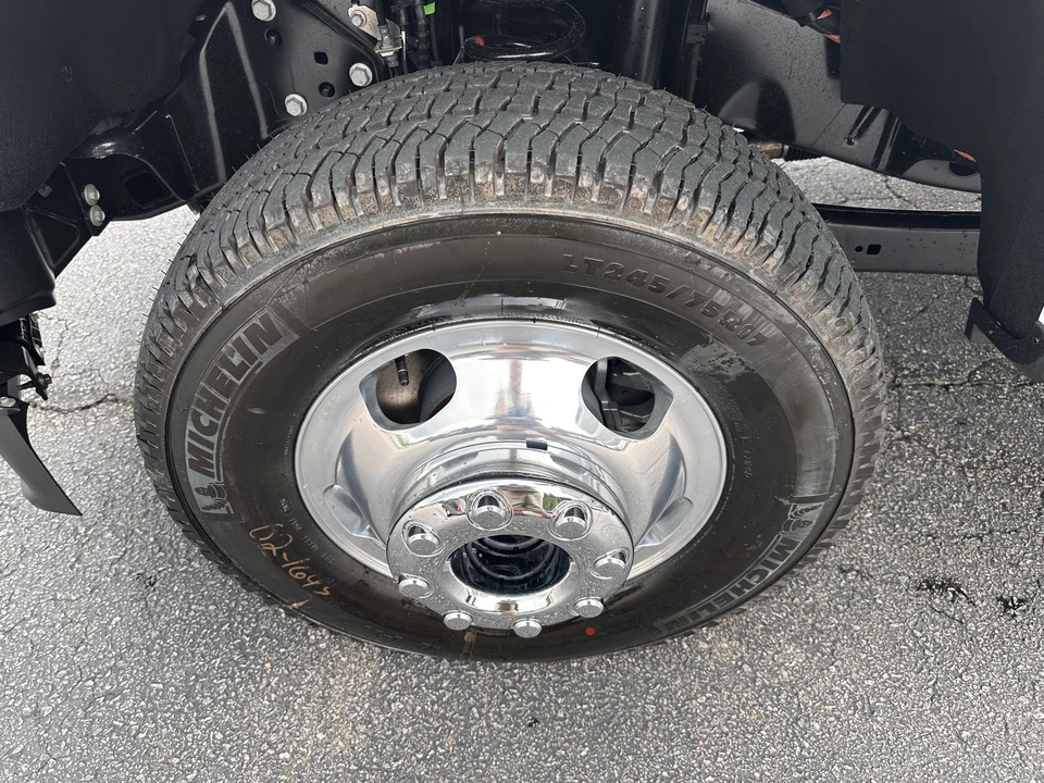 2026 Ford Super Duty 5th Gen - Image 24 of 26