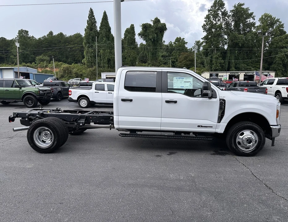 2026 Ford Super Duty 5th Gen - Image 5 of 26