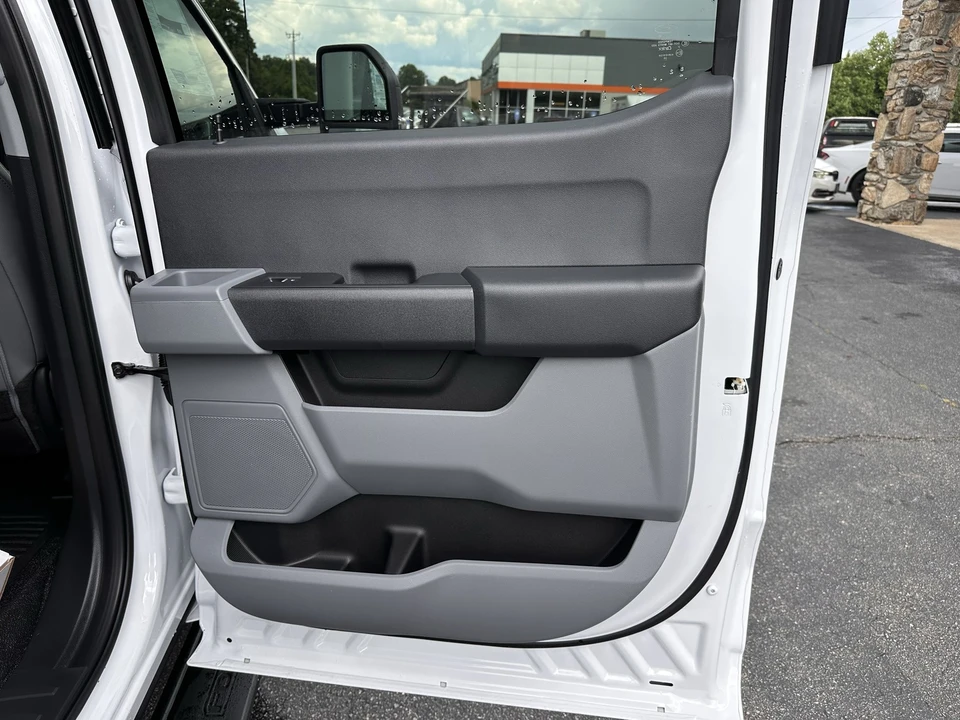 2026 Ford Super Duty 5th Gen - Image 13 of 26