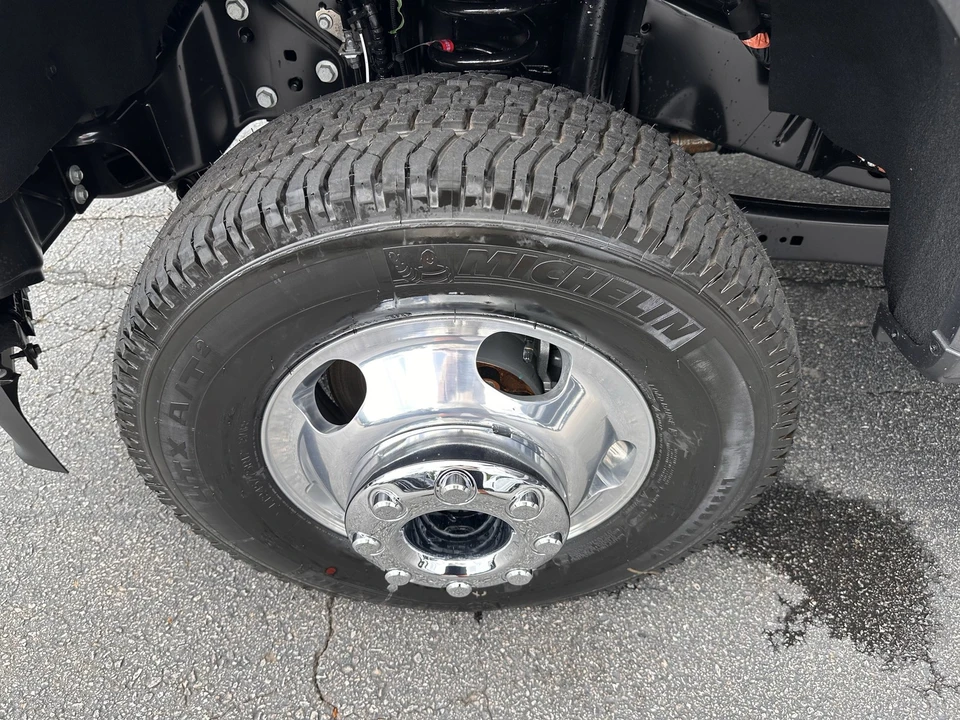2026 Ford Super Duty 5th Gen - Image 24 of 26