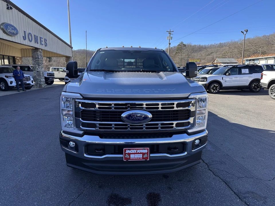 2026 Ford Super Duty 5th Gen - Image 3 of 27