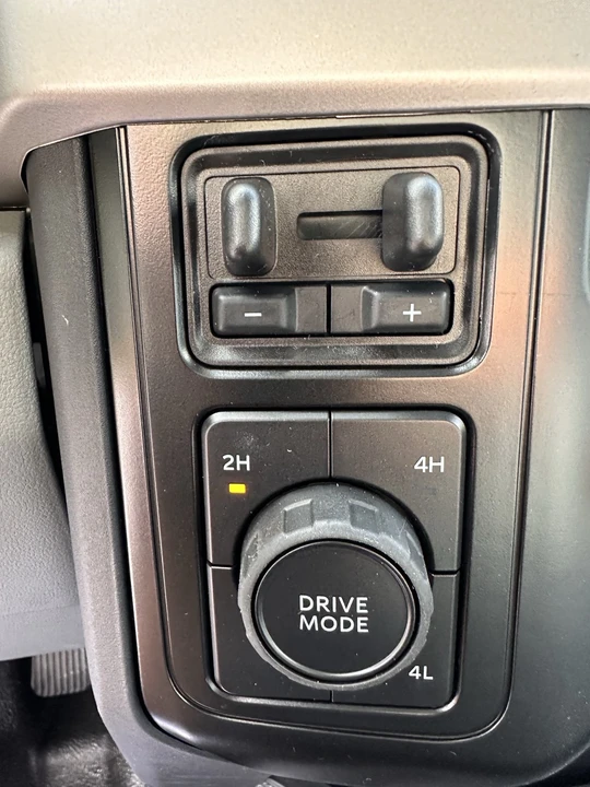 2026 Ford Super Duty 5th Gen - Image 18 of 27