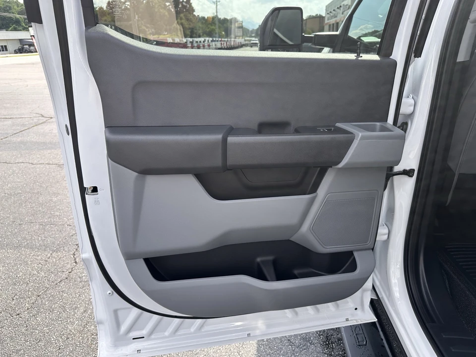 2026 Ford Super Duty 5th Gen - Image 9 of 27