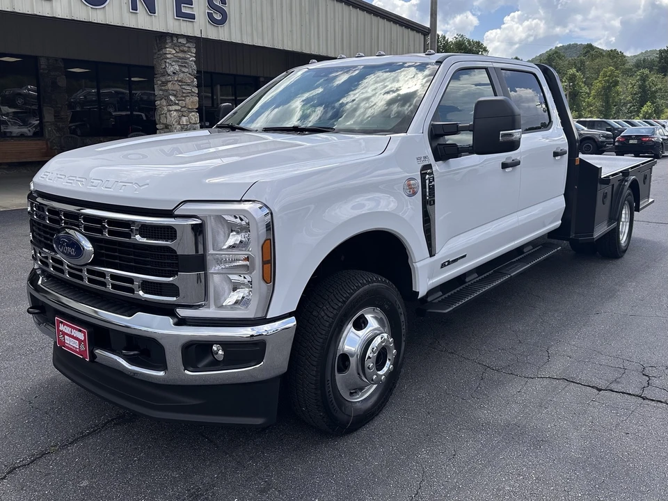 2026 Ford Super Duty 5th Gen - Image 2 of 27