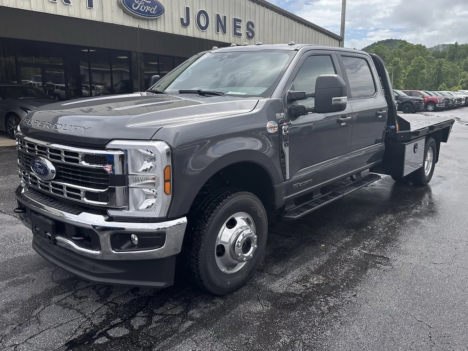 2026 Ford Super Duty 5th Gen - Image 2 of 27