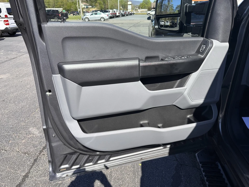 2026 Ford Super Duty 5th Gen - Image 7 of 27