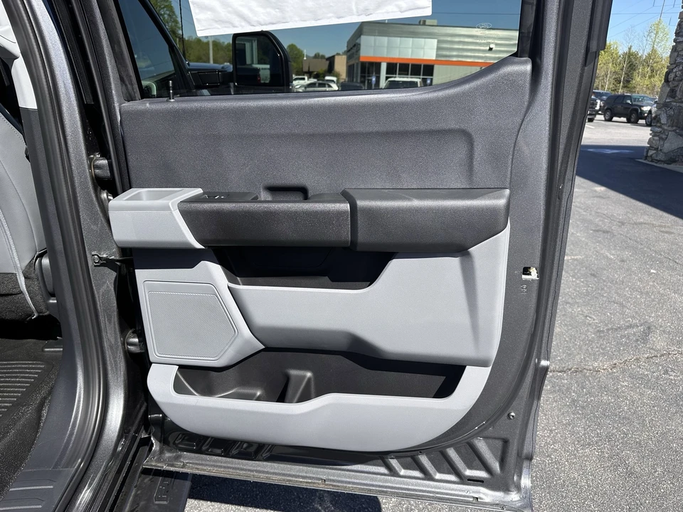 2026 Ford Super Duty 5th Gen - Image 13 of 27