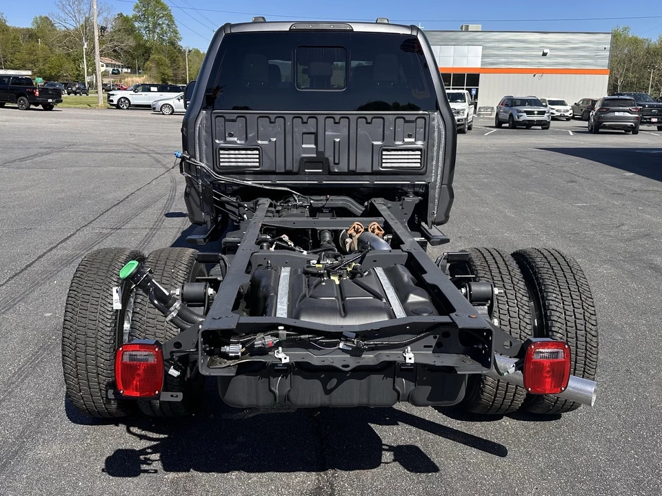 2026 Ford Super Duty 5th Gen - Image 7 of 28