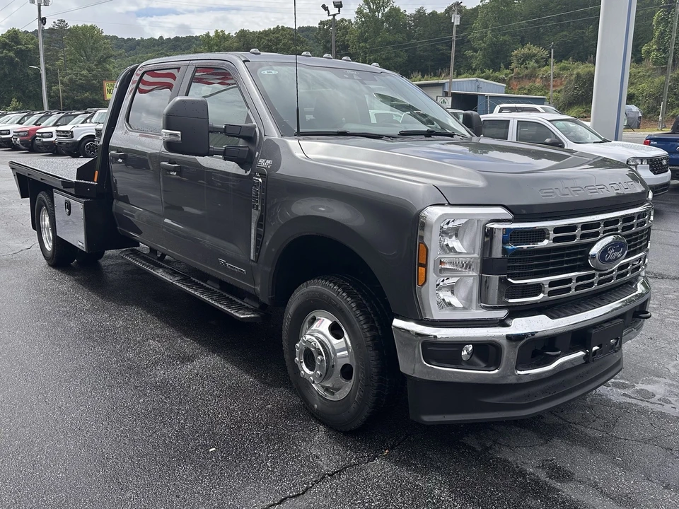 2026 Ford Super Duty 5th Gen - Image 4 of 27