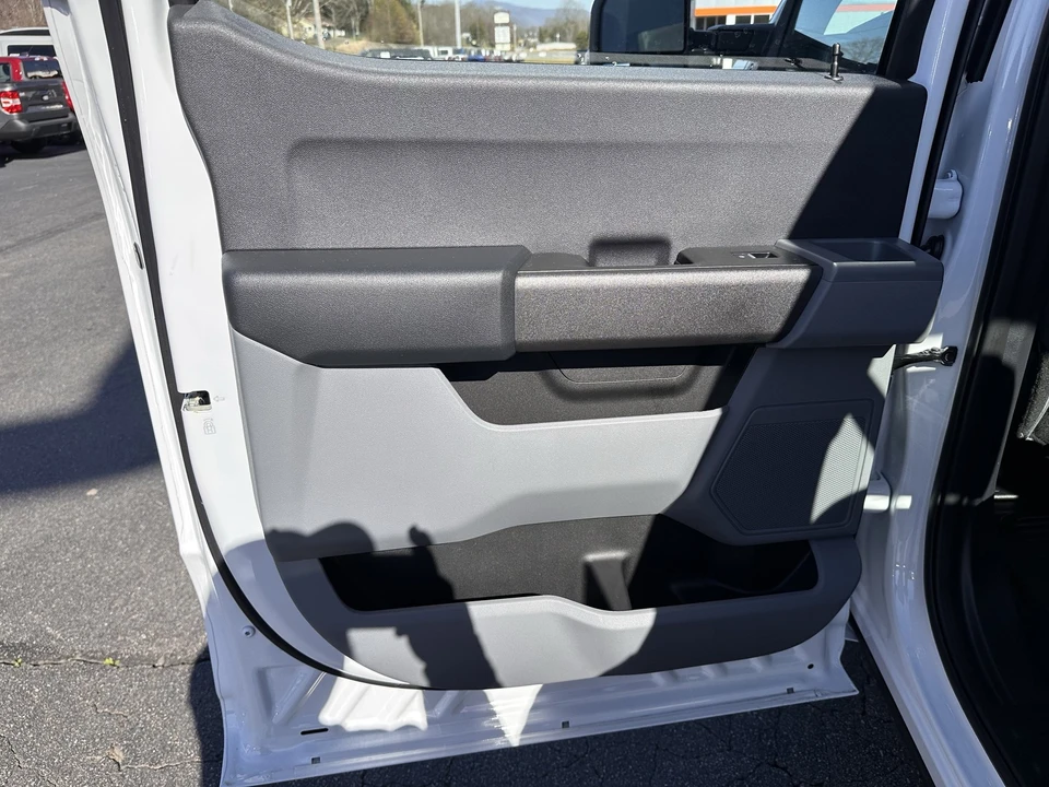 2026 Ford Super Duty 5th Gen - Image 12 of 23
