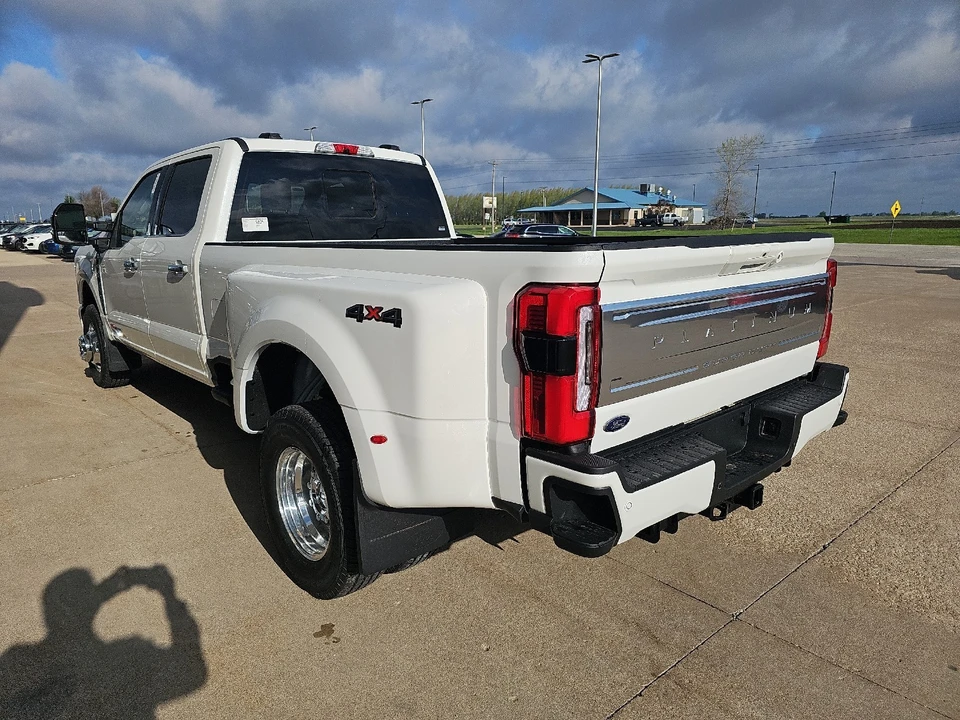 2026 Ford Super Duty 5th Gen - Image 19 of 21