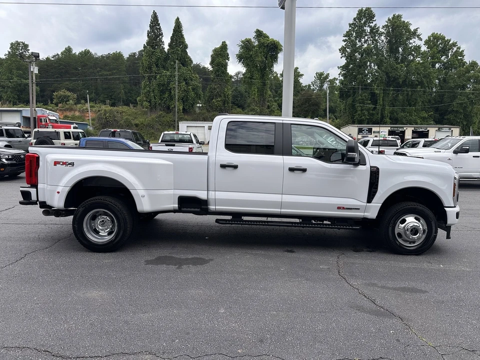2026 Ford Super Duty 5th Gen - Image 5 of 31