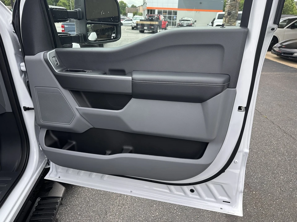 2026 Ford Super Duty 5th Gen - Image 14 of 31