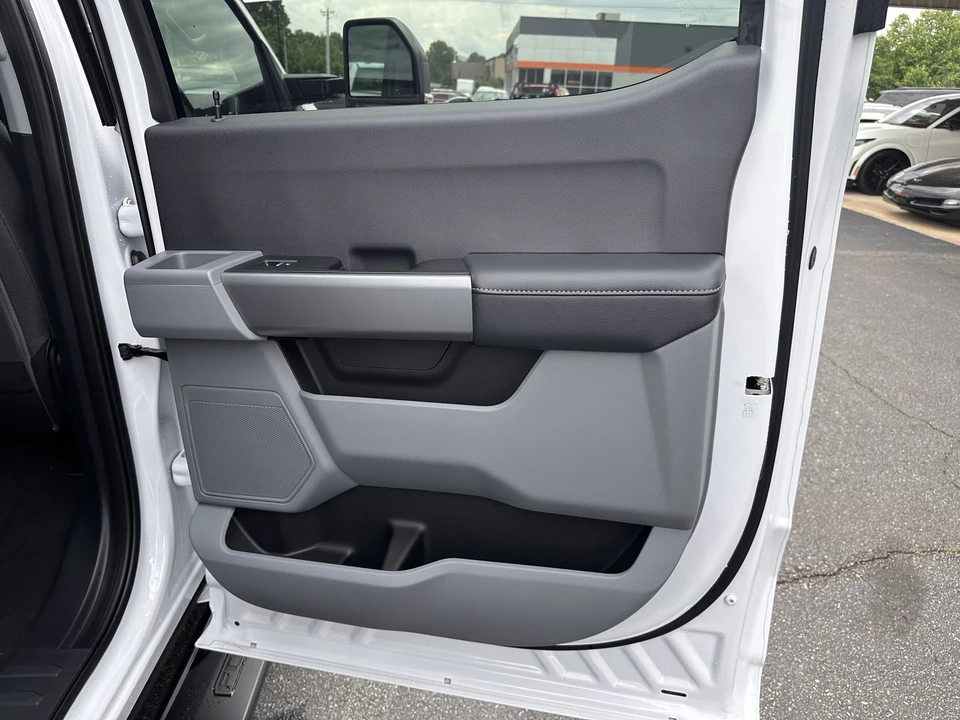 2026 Ford Super Duty 5th Gen - Image 16 of 31