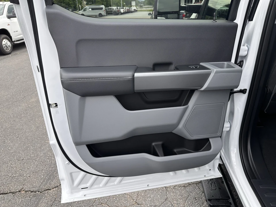 2026 Ford Super Duty 5th Gen - Image 12 of 31