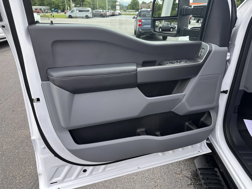 2026 Ford Super Duty 5th Gen - Image 10 of 31