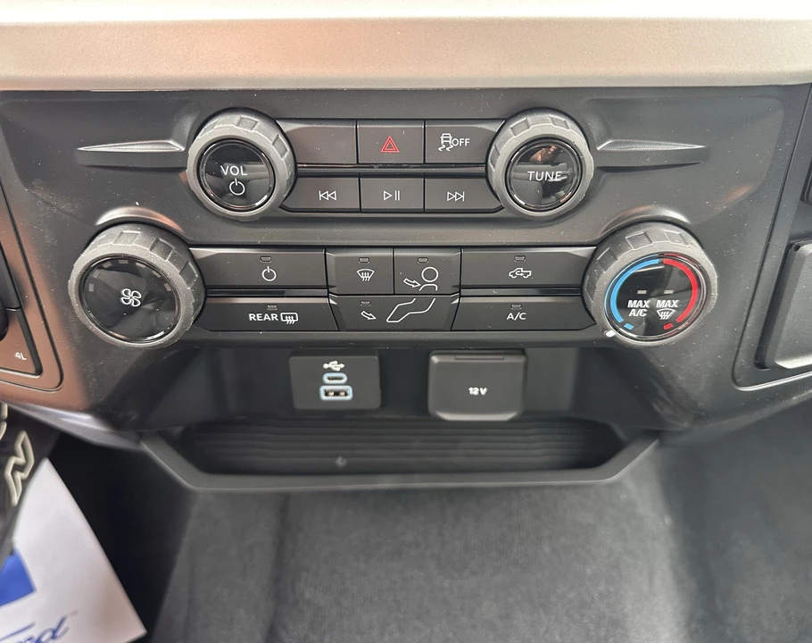 2026 Ford Super Duty 5th Gen - Image 27 of 31