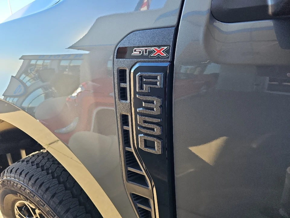2026 Ford Super Duty 5th Gen - Image 19 of 28