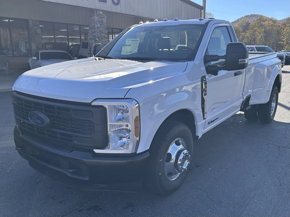 2026 Ford Super Duty 5th Gen - Image 2 of 21