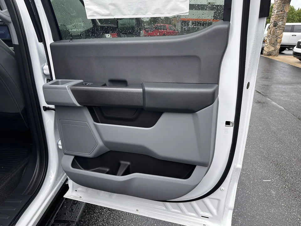 2026 Ford Super Duty 5th Gen - Image 14 of 29