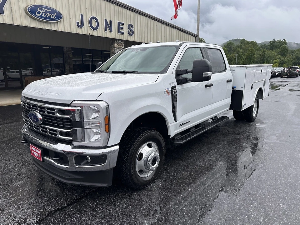 2026 Ford Super Duty 5th Gen - Image 2 of 29