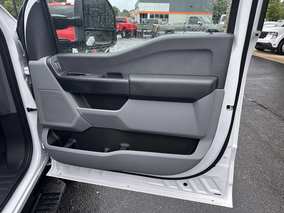 2026 Ford Super Duty 5th Gen - Image 12 of 29