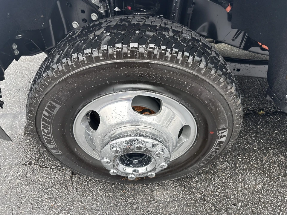 2026 Ford Super Duty 5th Gen - Image 27 of 29