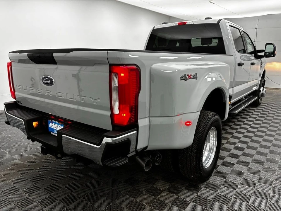 2026 Ford Super Duty 5th Gen - Image 8 of 12