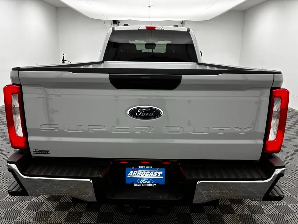 2026 Ford Super Duty 5th Gen - Image 9 of 12