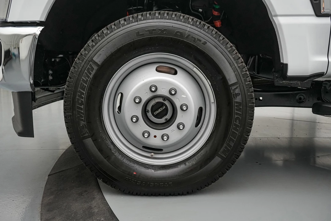 2026 Ford Super Duty 5th Gen - Image 14 of 21