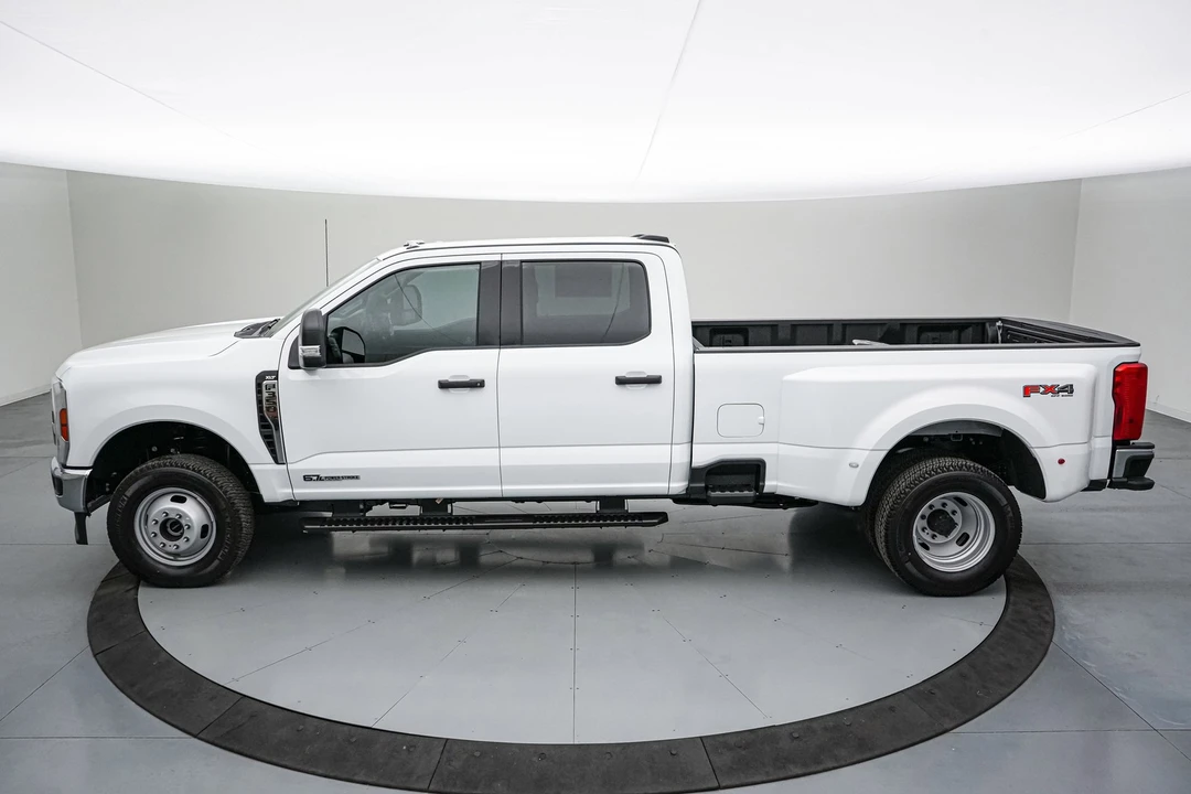 2026 Ford Super Duty 5th Gen - Image 12 of 30