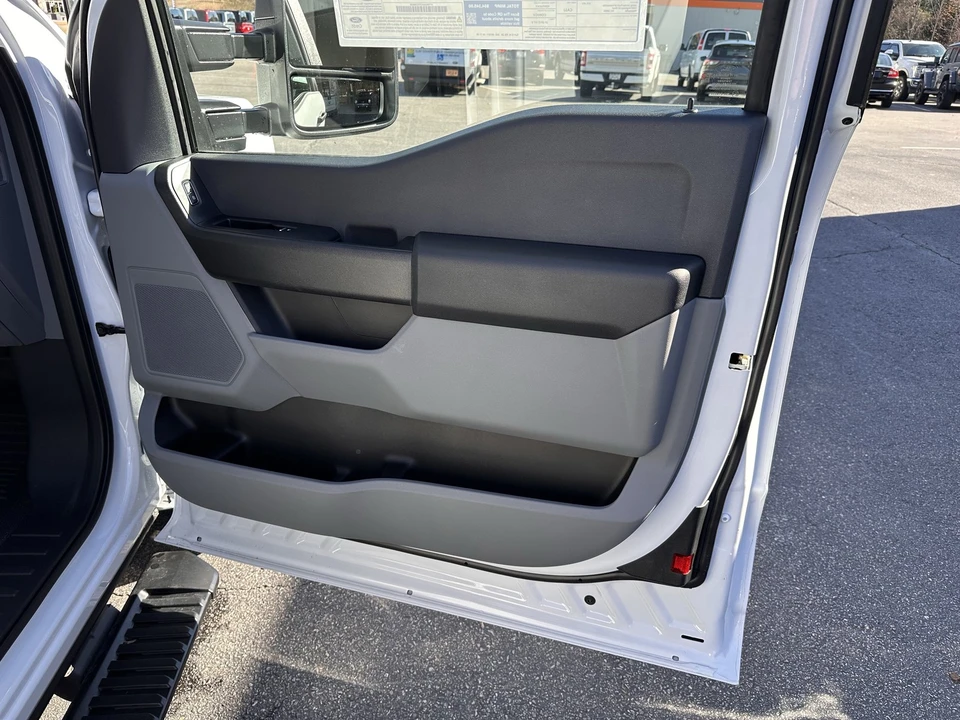 2026 Ford Super Duty 5th Gen - Image 14 of 21