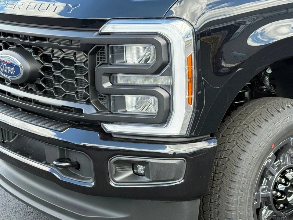 2026 Ford Super Duty 5th Gen - Image 11 of 12
