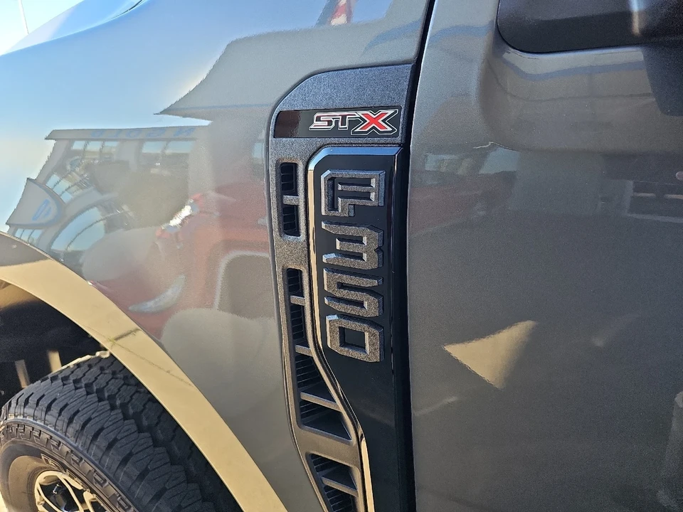 2026 Ford Super Duty 5th Gen - Image 19 of 21