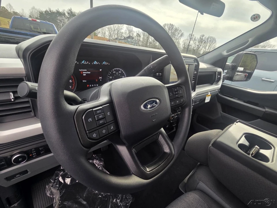2026 Ford Super Duty 5th Gen - Image 17 of 21